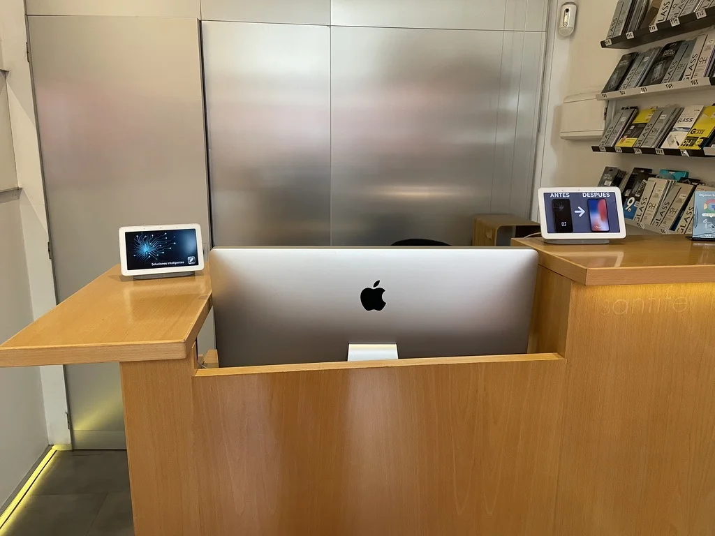 Jinank iRepair counter with smart displays